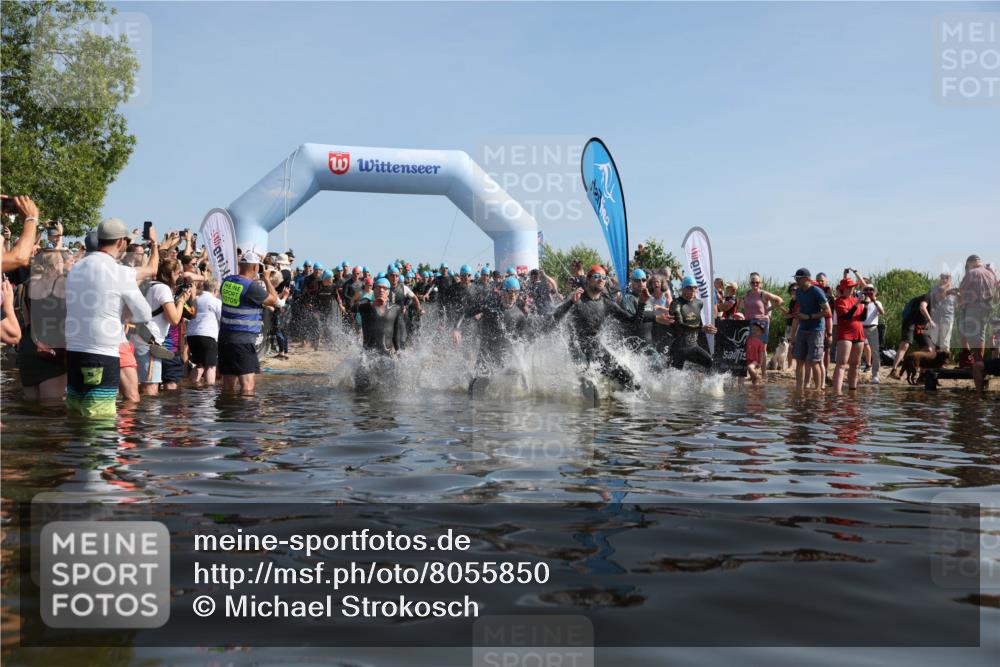 22.06.2025 - Viking Triathlon Michael Strokosch http://msf.ph/oto/8055850 22.06.2025 10:00:12 Schwimmen 2, 4, 100, 122, 329, 485, 521, 544, 609 meine-sportfotos.de