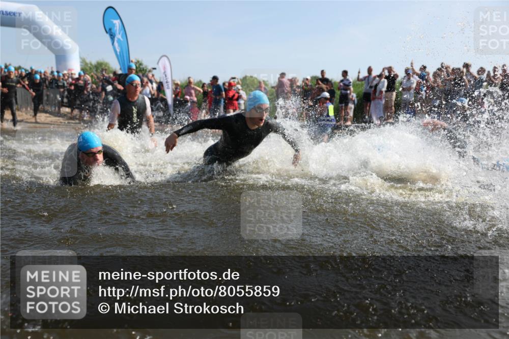 22.06.2025 - Viking Triathlon Michael Strokosch http://msf.ph/oto/8055859 22.06.2025 10:00:15 Schwimmen 2, 4, 10, 49, 81, 100, 122, 329, 420, 485, 521, 544, 609, 611 meine-sportfotos.de