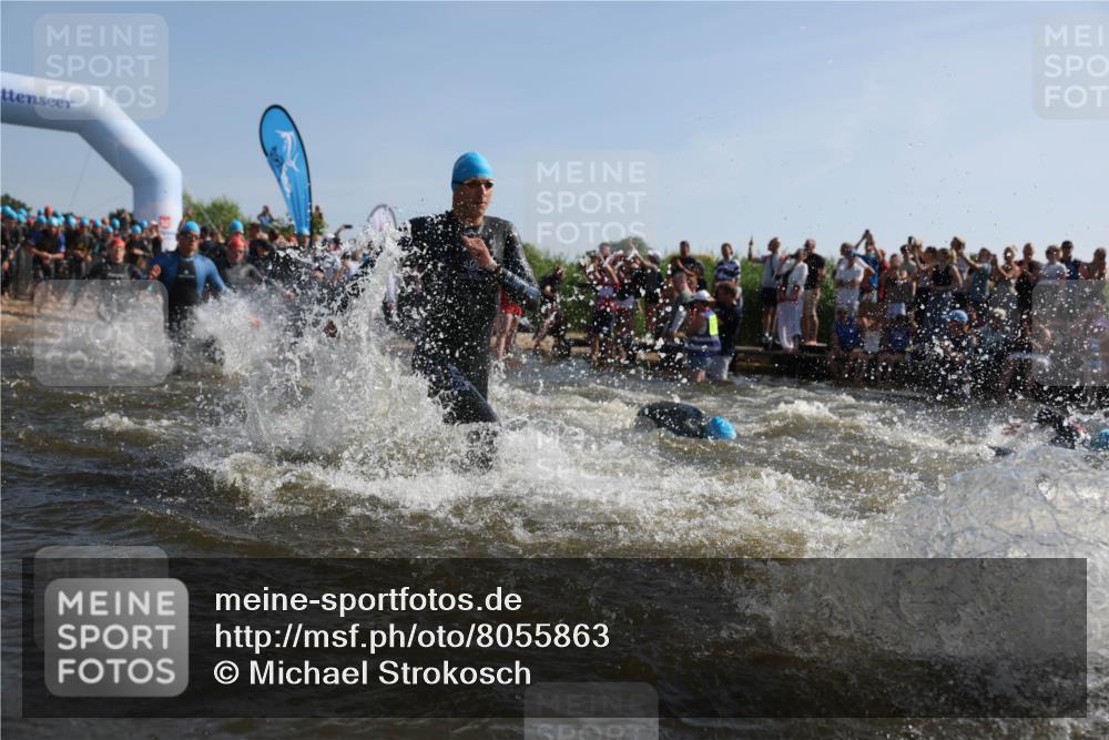 22.06.2025 - Viking Triathlon Michael Strokosch http://msf.ph/oto/8055863 22.06.2025 10:00:20 Schwimmen 2, 4, 6, 10, 14, 15, 28, 46, 49, 81, 100, 122, 175, 176, 286, 288, 329, 367, 420, 455, 473, 485, 521, 544, 557, 609, 610, 611, 617 meine-sportfotos.de