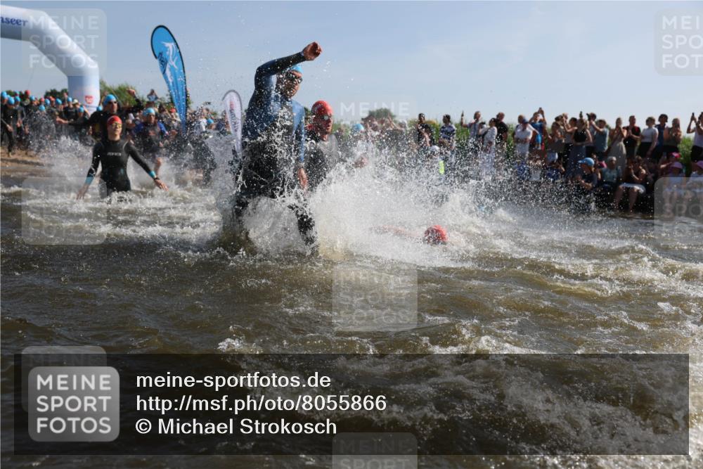 22.06.2025 - Viking Triathlon Michael Strokosch http://msf.ph/oto/8055866 22.06.2025 10:00:22 Schwimmen 2, 4, 6, 10, 14, 15, 28, 46, 49, 81, 100, 122, 152, 175, 176, 198, 230, 286, 288, 329, 367, 420, 455, 473, 485, 521, 544, 557, 609, 610, 611, 617, 661 meine-sportfotos.de