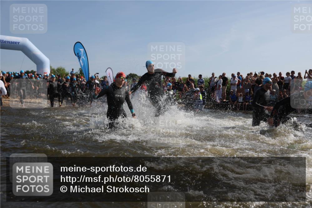 22.06.2025 - Viking Triathlon Michael Strokosch http://msf.ph/oto/8055871 22.06.2025 10:00:24 Schwimmen 6, 10, 14, 15, 28, 46, 49, 52, 81, 122, 152, 175, 176, 198, 230, 286, 288, 329, 367, 420, 455, 473, 485, 544, 557, 610, 611, 617, 661 meine-sportfotos.de