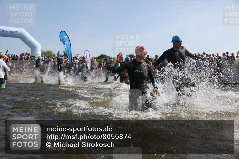 22.06.2025 - Viking Triathlon Michael Strokosch http://msf.ph/oto/8055874 22.06.2025 10:00:24 Schwimmen 6, 10, 14, 15, 28, 46, 49, 52, 81, 122, 152, 175, 176, 198, 230, 286, 288, 329, 367, 420, 455, 473, 485, 544, 557, 610, 611, 617, 661 meine-sportfotos.de
