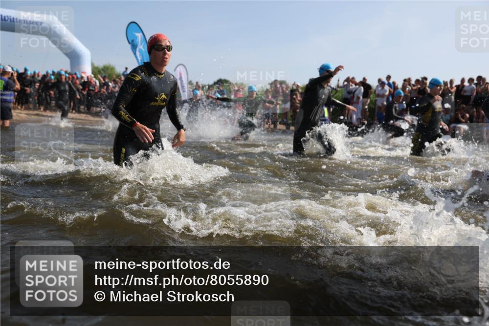 22.06.2025 - Viking Triathlon Michael Strokosch http://msf.ph/oto/8055890 22.06.2025 10:00:30 Schwimmen 1, 6, 13, 14, 15, 28, 30, 45, 46, 52, 87, 152, 175, 176, 196, 198, 230, 286, 288, 367, 374, 401, 455, 473, 534, 557, 610, 617, 623, 651, 661 meine-sportfotos.de