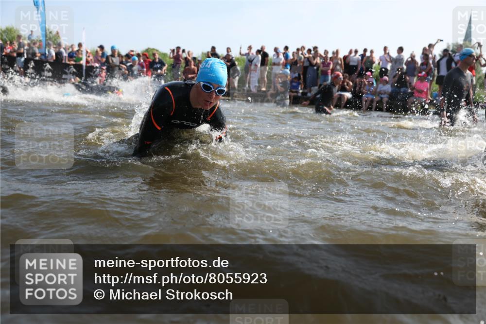 22.06.2025 - Viking Triathlon Michael Strokosch http://msf.ph/oto/8055923 22.06.2025 10:00:50 Schwimmen 9, 90, 132, 145, 184, 243, 258, 289, 300, 301, 306, 352, 368, 384, 491, 612, 613, 630, 652, 658 meine-sportfotos.de
