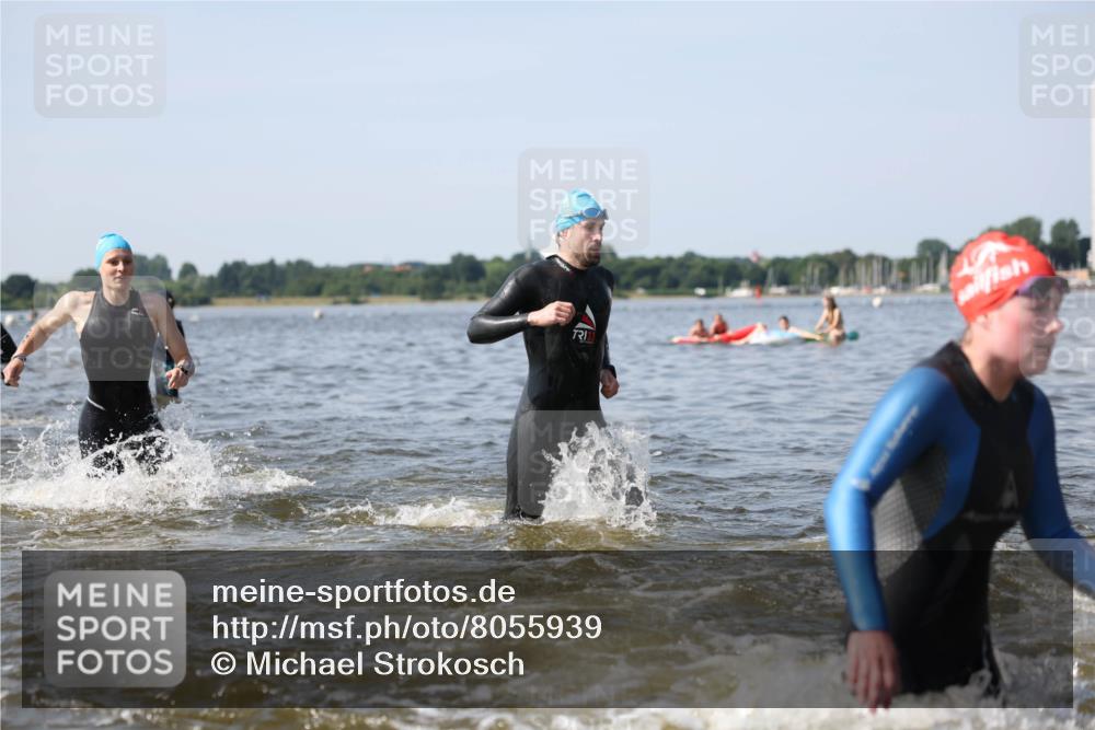 22.06.2025 - Viking Triathlon Michael Strokosch http://msf.ph/oto/8055939 22.06.2025 10:29:04 Schwimmen 7, 12, 152, 200, 310, 384, 443, 458, 604, 628, 652 meine-sportfotos.de