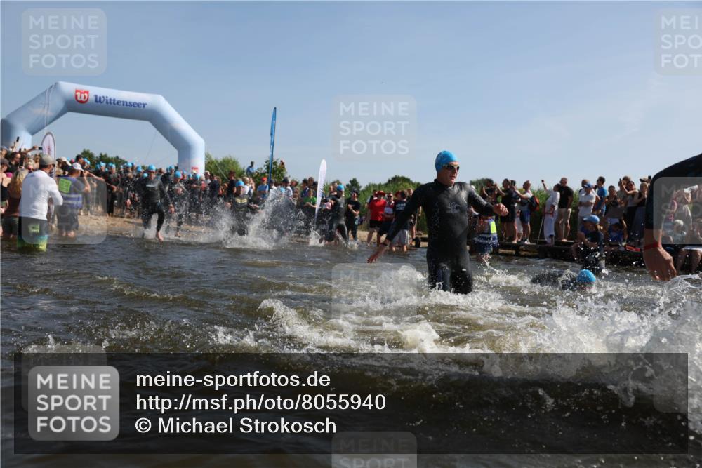 22.06.2025 - Viking Triathlon Michael Strokosch http://msf.ph/oto/8055940 22.06.2025 10:00:58 Schwimmen 12, 50, 63, 90, 113, 124, 132, 236, 243, 258, 300, 301, 347, 350, 352, 384, 458, 652, 658 meine-sportfotos.de