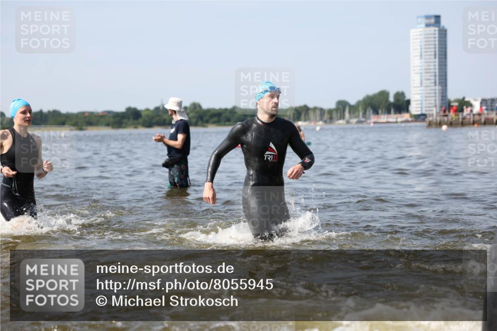22.06.2025 - Viking Triathlon Michael Strokosch http://msf.ph/oto/8055945 22.06.2025 10:29:05 Schwimmen 7, 12, 152, 200, 310, 384, 443, 458, 604, 628, 652 meine-sportfotos.de