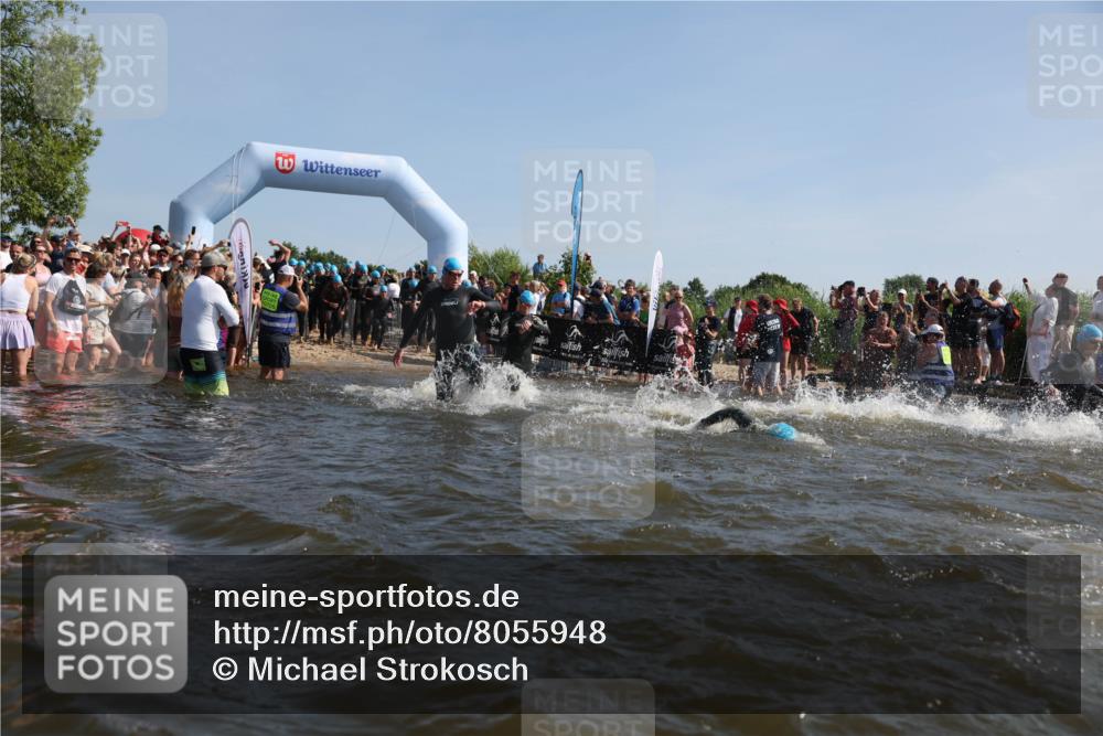 22.06.2025 - Viking Triathlon Michael Strokosch http://msf.ph/oto/8055948 22.06.2025 10:01:00 Schwimmen 12, 50, 63, 90, 113, 124, 236, 243, 294, 300, 347, 350, 384, 458, 658 meine-sportfotos.de
