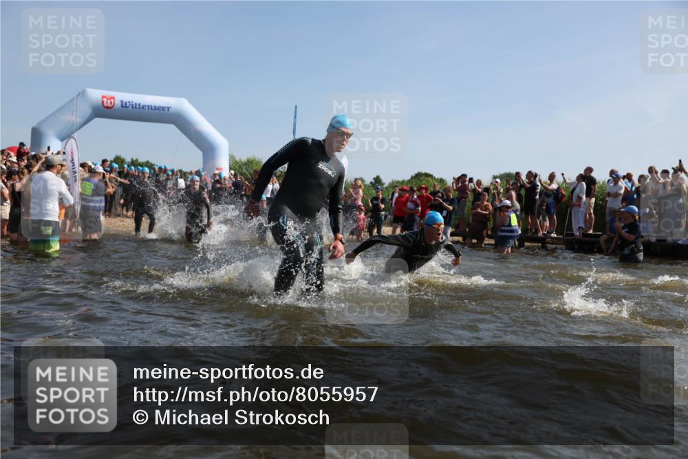 22.06.2025 - Viking Triathlon Michael Strokosch http://msf.ph/oto/8055957 22.06.2025 10:01:02 Schwimmen 12, 50, 63, 90, 113, 124, 236, 243, 294, 300, 347, 350, 384, 458, 658 meine-sportfotos.de