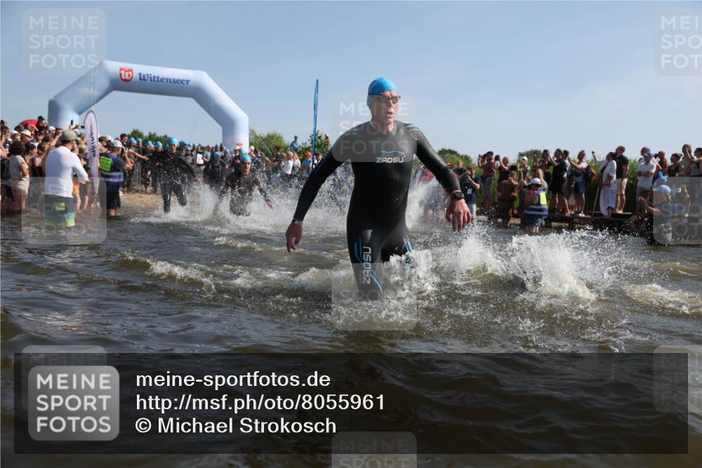 22.06.2025 - Viking Triathlon Michael Strokosch http://msf.ph/oto/8055961 22.06.2025 10:01:03 Schwimmen 12, 50, 63, 90, 113, 124, 236, 243, 294, 300, 347, 350, 384, 458, 658 meine-sportfotos.de