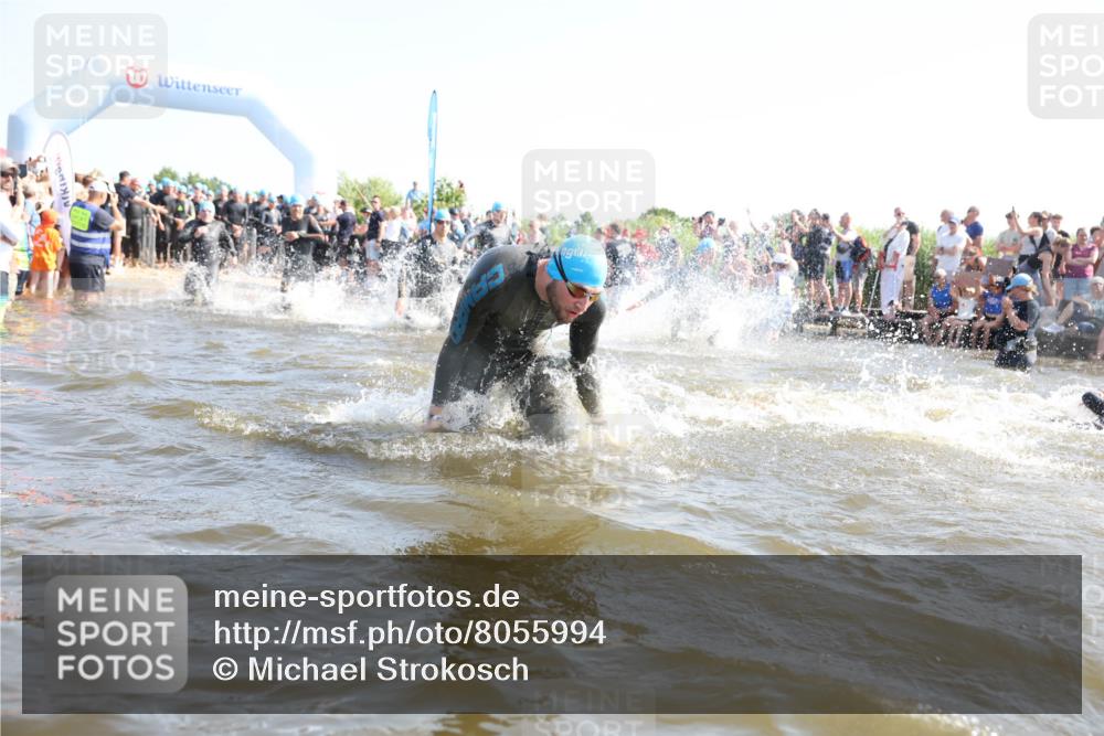 22.06.2025 - Viking Triathlon Michael Strokosch http://msf.ph/oto/8055994 22.06.2025 10:01:14 Schwimmen 38, 53, 131, 147, 173, 214, 284, 287, 311, 330, 341, 443, 444, 488, 643 meine-sportfotos.de