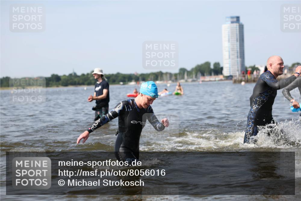 22.06.2025 - Viking Triathlon Michael Strokosch http://msf.ph/oto/8056016 22.06.2025 10:29:22 Schwimmen 11, 30, 33, 243, 458, 612, 652 meine-sportfotos.de