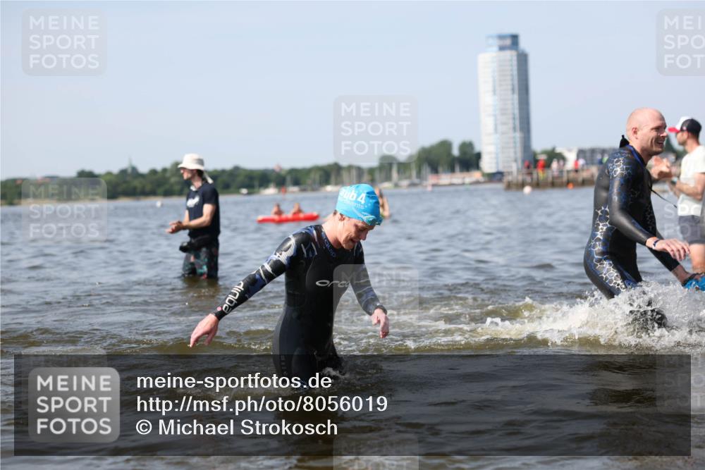 22.06.2025 - Viking Triathlon Michael Strokosch http://msf.ph/oto/8056019 22.06.2025 10:29:22 Schwimmen 11, 30, 33, 243, 458, 612, 652 meine-sportfotos.de