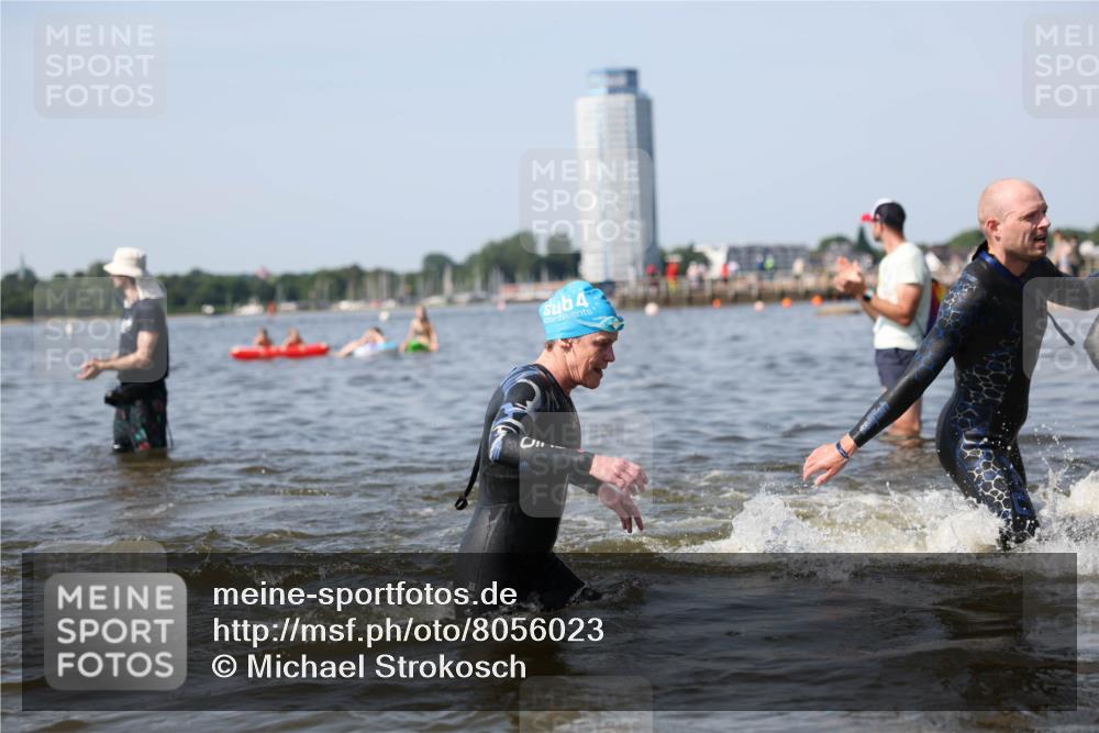 22.06.2025 - Viking Triathlon Michael Strokosch http://msf.ph/oto/8056023 22.06.2025 10:29:22 Schwimmen 11, 30, 33, 243, 458, 612, 652 meine-sportfotos.de