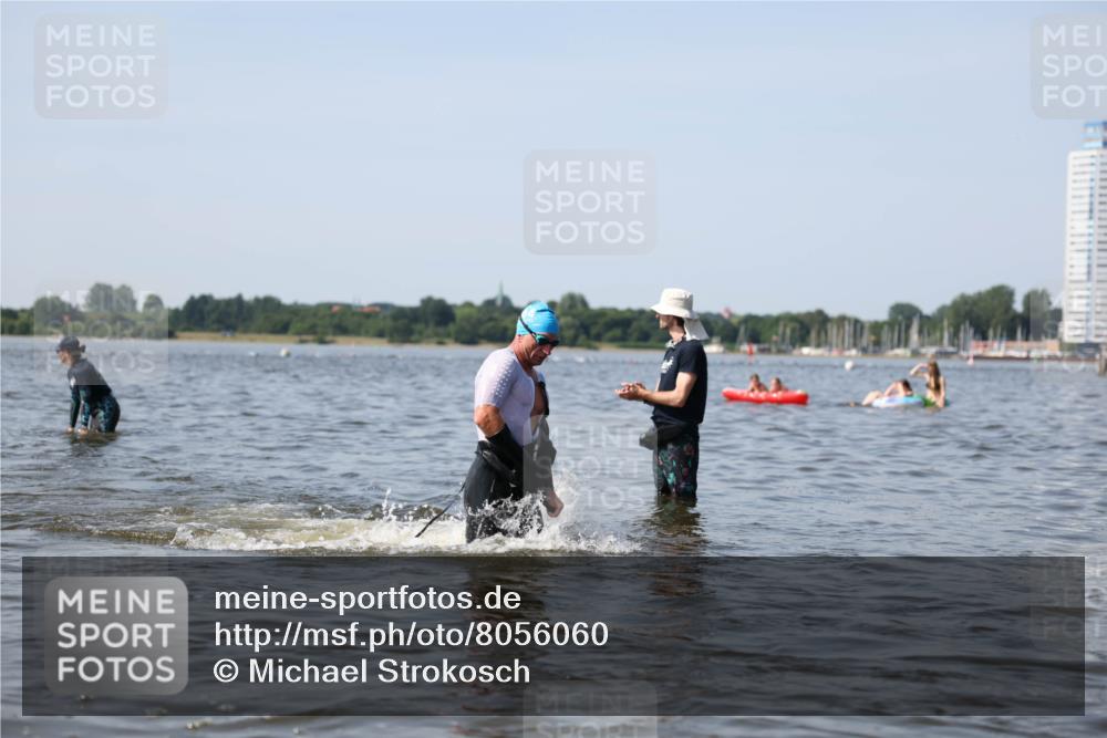 22.06.2025 - Viking Triathlon Michael Strokosch http://msf.ph/oto/8056060 22.06.2025 10:29:34 Schwimmen 6, 243, 612 meine-sportfotos.de