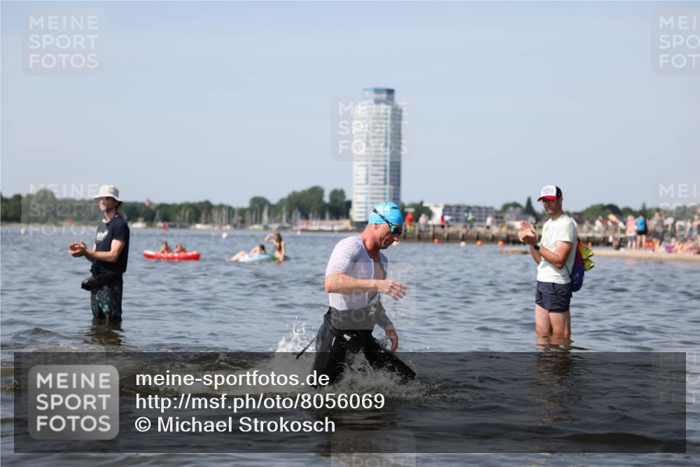 22.06.2025 - Viking Triathlon Michael Strokosch http://msf.ph/oto/8056069 22.06.2025 10:29:36 Schwimmen 6, 612 meine-sportfotos.de