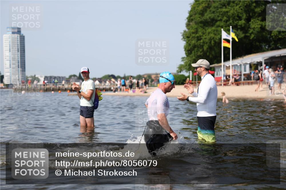 22.06.2025 - Viking Triathlon Michael Strokosch http://msf.ph/oto/8056079 22.06.2025 10:29:37 Schwimmen 6, 612 meine-sportfotos.de
