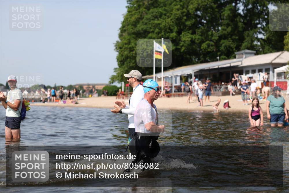 22.06.2025 - Viking Triathlon Michael Strokosch http://msf.ph/oto/8056082 22.06.2025 10:29:37 Schwimmen 6, 612 meine-sportfotos.de