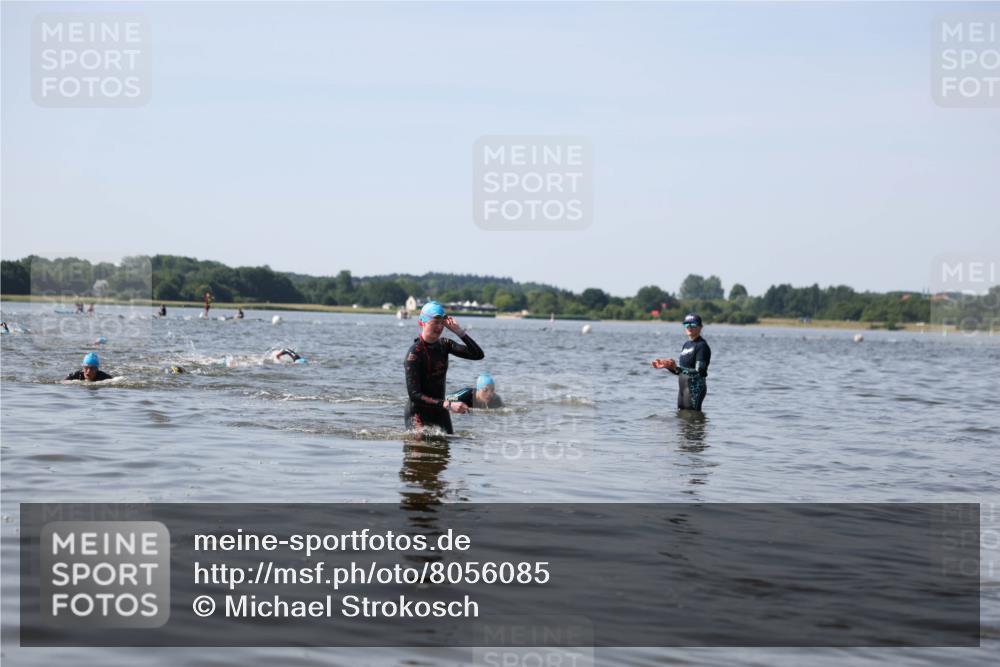 22.06.2025 - Viking Triathlon Michael Strokosch http://msf.ph/oto/8056085 22.06.2025 10:29:46 Schwimmen 299, 473 meine-sportfotos.de
