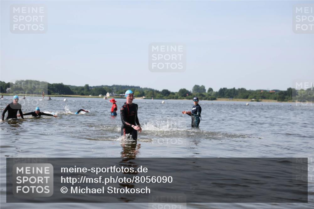 22.06.2025 - Viking Triathlon Michael Strokosch http://msf.ph/oto/8056090 22.06.2025 10:29:47 Schwimmen 299, 473 meine-sportfotos.de