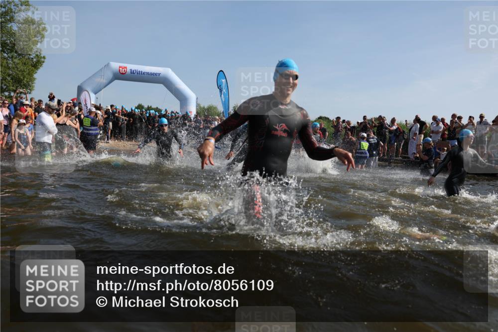 22.06.2025 - Viking Triathlon Michael Strokosch http://msf.ph/oto/8056109 22.06.2025 10:01:45 Schwimmen 19, 33, 125, 158, 170, 271, 310, 320, 344, 355, 438, 496, 555, 604, 618 meine-sportfotos.de