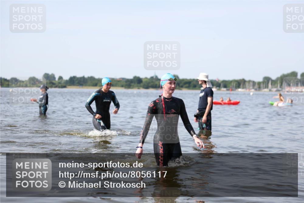 22.06.2025 - Viking Triathlon Michael Strokosch http://msf.ph/oto/8056117 22.06.2025 10:29:53 Schwimmen 264, 299, 473 meine-sportfotos.de