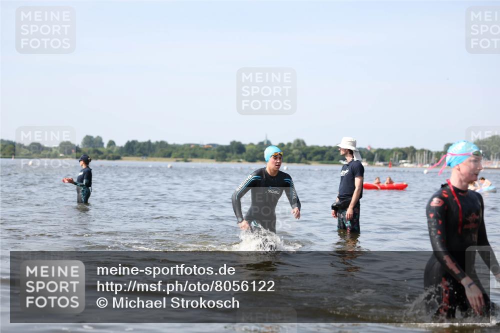 22.06.2025 - Viking Triathlon Michael Strokosch http://msf.ph/oto/8056122 22.06.2025 10:29:54 Schwimmen 264, 299, 473 meine-sportfotos.de