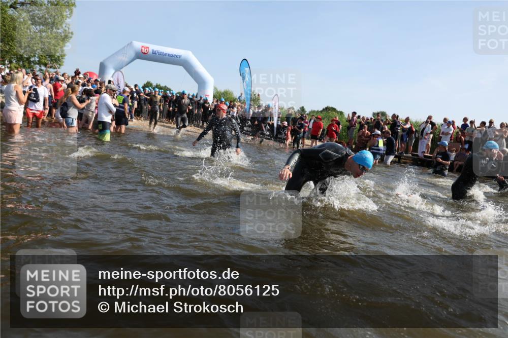 22.06.2025 - Viking Triathlon Michael Strokosch http://msf.ph/oto/8056125 22.06.2025 10:01:53 Schwimmen 3, 17, 33, 80, 91, 125, 158, 170, 271, 304, 310, 355, 496, 551, 555, 618 meine-sportfotos.de