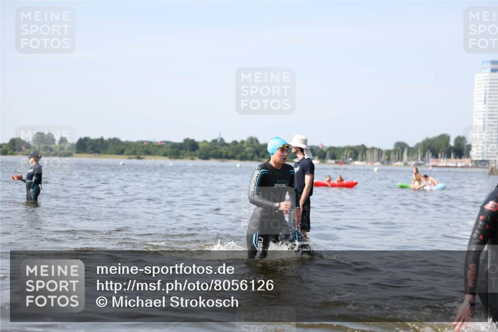 22.06.2025 - Viking Triathlon Michael Strokosch http://msf.ph/oto/8056126 22.06.2025 10:29:54 Schwimmen 264, 299, 473 meine-sportfotos.de
