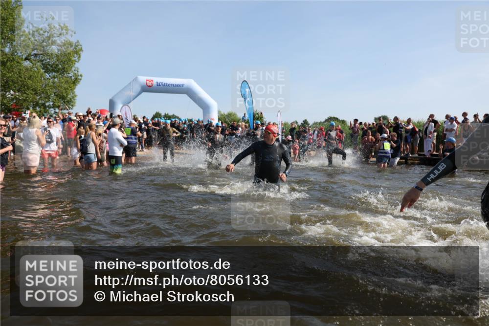 22.06.2025 - Viking Triathlon Michael Strokosch http://msf.ph/oto/8056133 22.06.2025 10:01:54 Schwimmen 3, 17, 80, 91, 125, 158, 170, 271, 278, 299, 304, 355, 435, 449, 496, 551, 618 meine-sportfotos.de