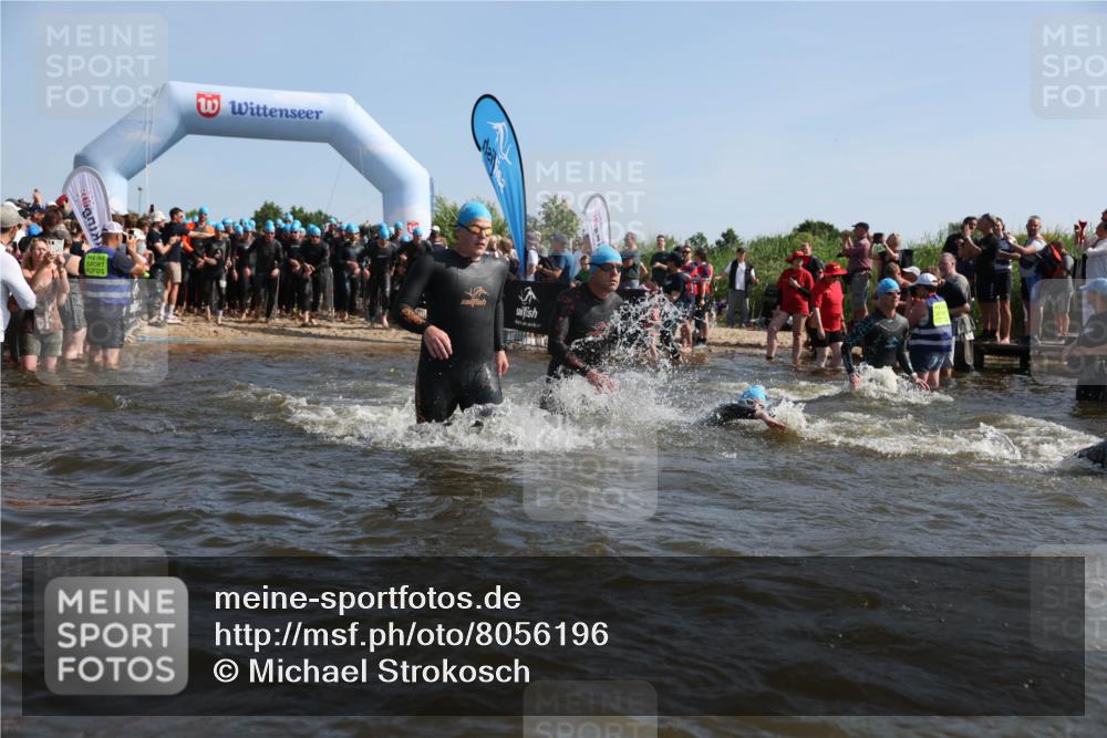 22.06.2025 - Viking Triathlon Michael Strokosch http://msf.ph/oto/8056196 22.06.2025 10:02:16 Schwimmen 21, 75, 107, 139, 149, 207, 247, 255, 309, 331, 382, 387, 464, 469, 522 meine-sportfotos.de