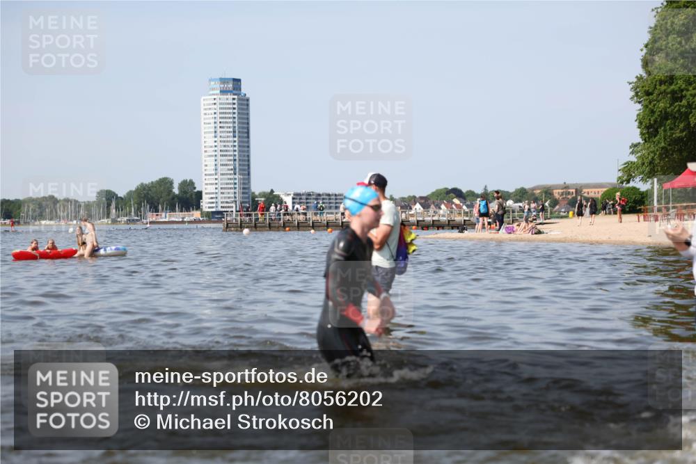 22.06.2025 - Viking Triathlon Michael Strokosch http://msf.ph/oto/8056202 22.06.2025 10:30:09 Schwimmen 132, 175, 203, 264, 374, 381, 491, 626 meine-sportfotos.de
