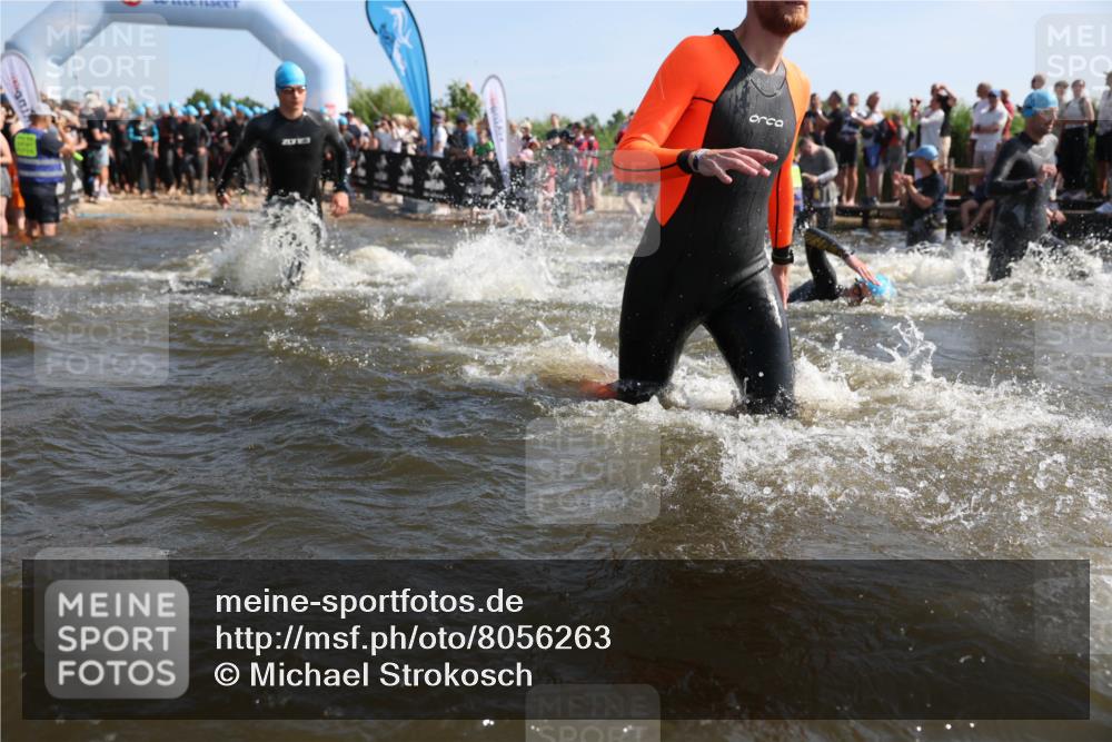 22.06.2025 - Viking Triathlon Michael Strokosch http://msf.ph/oto/8056263 22.06.2025 10:02:31 Schwimmen 78, 103, 114, 180, 188, 189, 193, 265, 283, 297, 513, 520, 532, 546, 549 meine-sportfotos.de