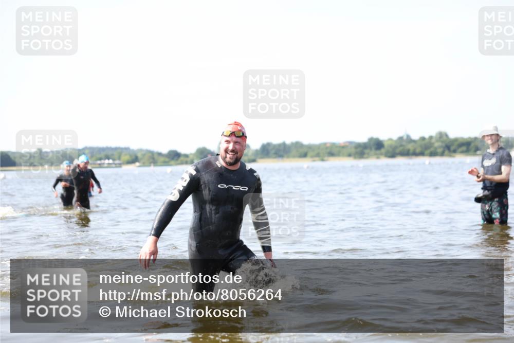 22.06.2025 - Viking Triathlon Michael Strokosch http://msf.ph/oto/8056264 22.06.2025 10:30:22 Schwimmen 132, 381, 393, 491, 551, 626, 643 meine-sportfotos.de