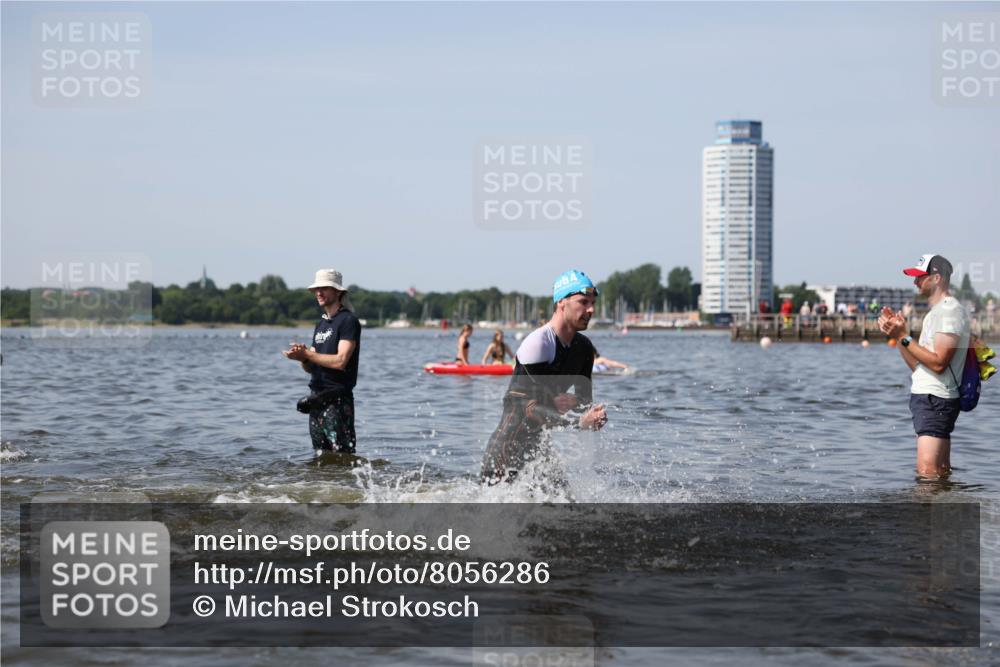 22.06.2025 - Viking Triathlon Michael Strokosch http://msf.ph/oto/8056286 22.06.2025 10:30:30 Schwimmen 13, 393, 551, 643, 651 meine-sportfotos.de