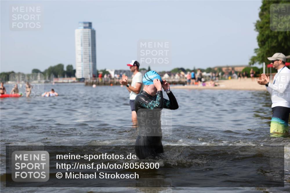 22.06.2025 - Viking Triathlon Michael Strokosch http://msf.ph/oto/8056300 22.06.2025 10:30:33 Schwimmen 13, 188, 393, 551, 651 meine-sportfotos.de