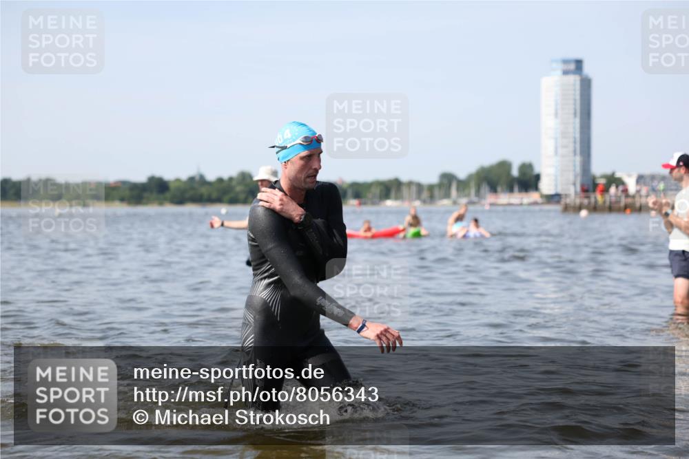 22.06.2025 - Viking Triathlon Michael Strokosch http://msf.ph/oto/8056343 22.06.2025 10:30:42 Schwimmen 13, 162, 188, 444, 551, 630, 651 meine-sportfotos.de