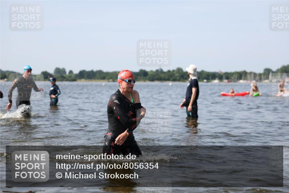 22.06.2025 - Viking Triathlon Michael Strokosch http://msf.ph/oto/8056354 22.06.2025 10:30:46 Schwimmen 13, 45, 162, 188, 444, 630, 651 meine-sportfotos.de