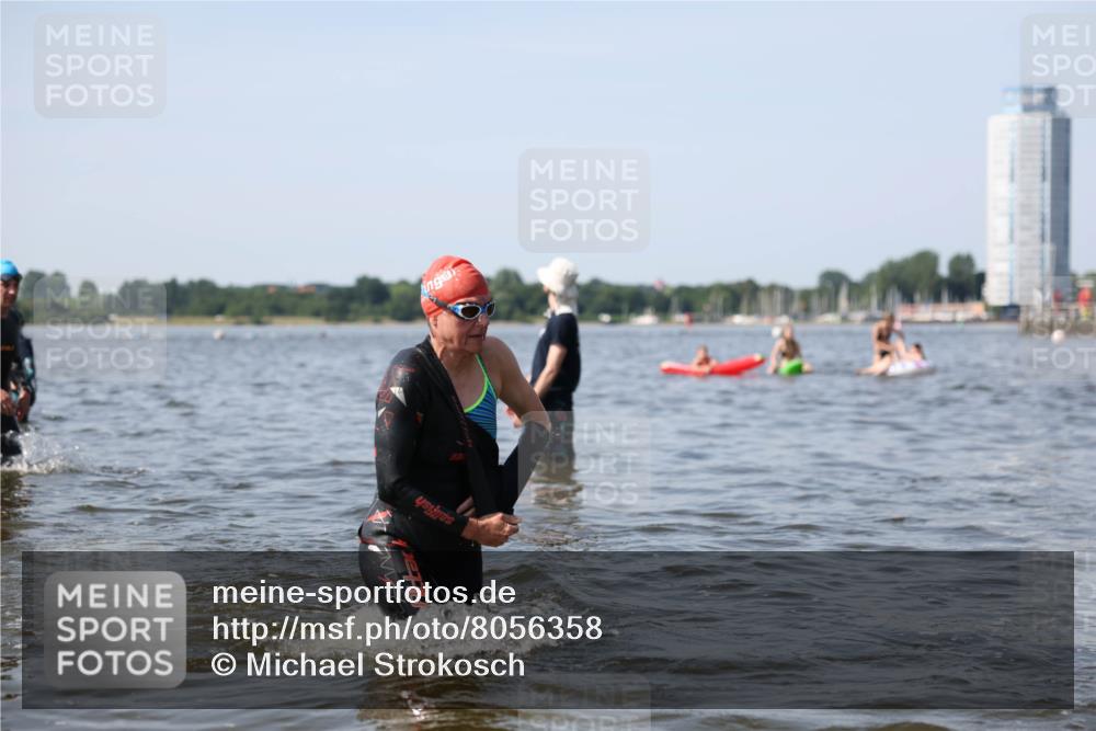 22.06.2025 - Viking Triathlon Michael Strokosch http://msf.ph/oto/8056358 22.06.2025 10:30:46 Schwimmen 13, 45, 162, 188, 444, 630, 651 meine-sportfotos.de