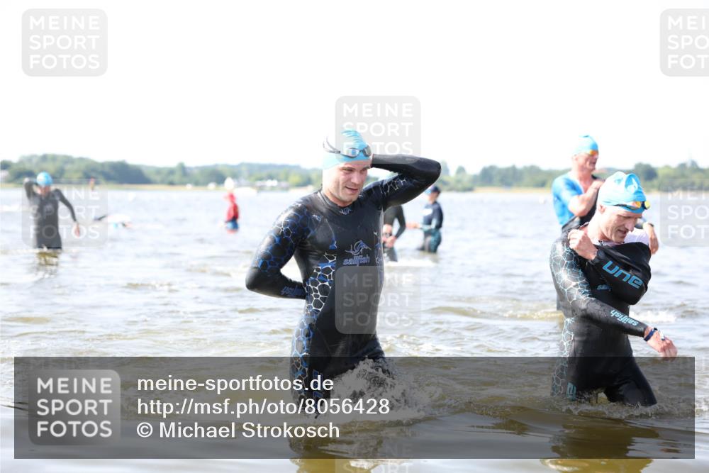 22.06.2025 - Viking Triathlon Michael Strokosch http://msf.ph/oto/8056428 22.06.2025 10:31:02 Schwimmen 45, 162, 216, 237, 330, 347, 352, 510, 549 meine-sportfotos.de