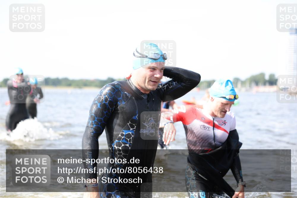 22.06.2025 - Viking Triathlon Michael Strokosch http://msf.ph/oto/8056438 22.06.2025 10:31:04 Schwimmen 45, 216, 237, 330, 347, 352, 510, 549 meine-sportfotos.de