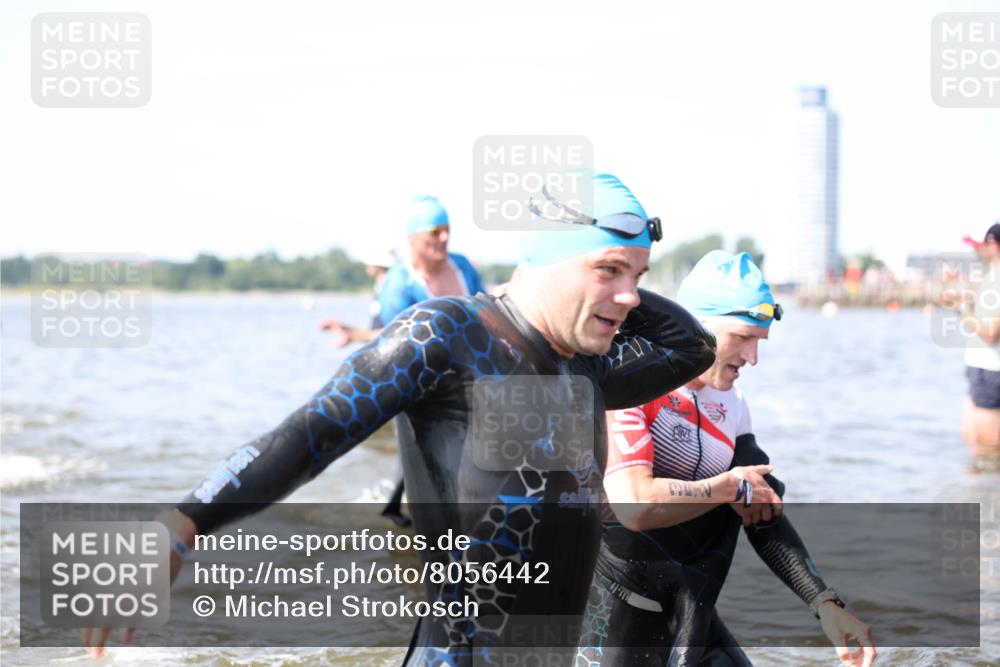 22.06.2025 - Viking Triathlon Michael Strokosch http://msf.ph/oto/8056442 22.06.2025 10:31:04 Schwimmen 45, 216, 237, 330, 347, 352, 510, 549 meine-sportfotos.de