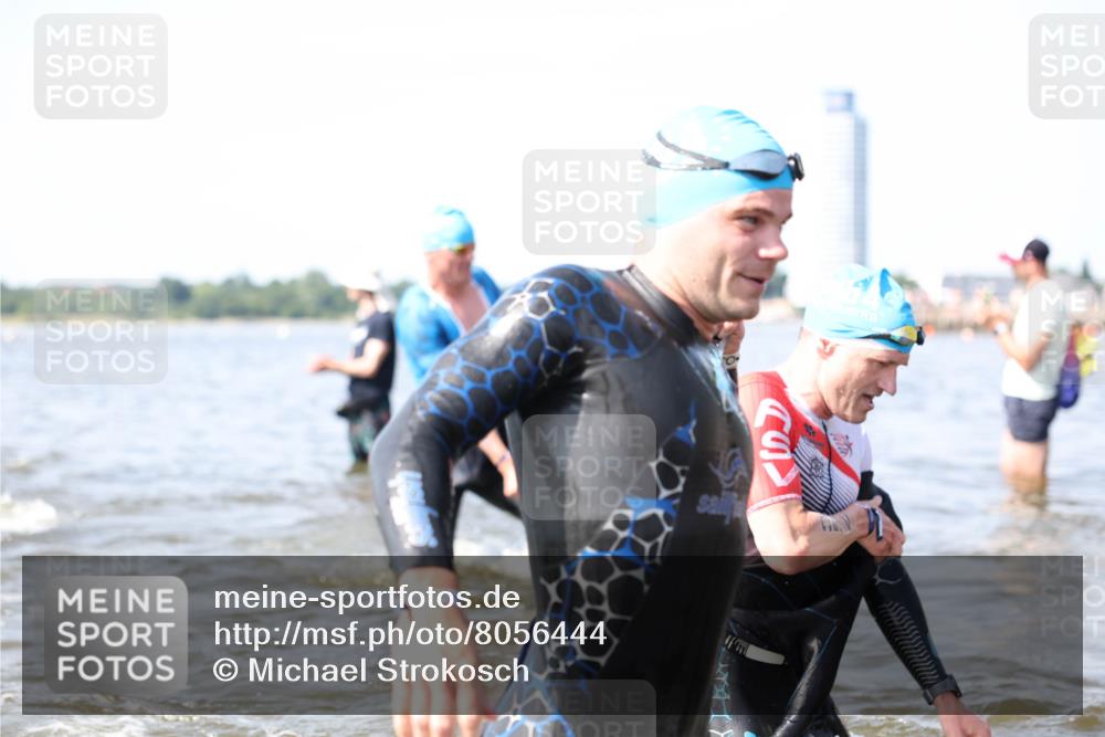 22.06.2025 - Viking Triathlon Michael Strokosch http://msf.ph/oto/8056444 22.06.2025 10:31:04 Schwimmen 45, 216, 237, 330, 347, 352, 510, 549 meine-sportfotos.de