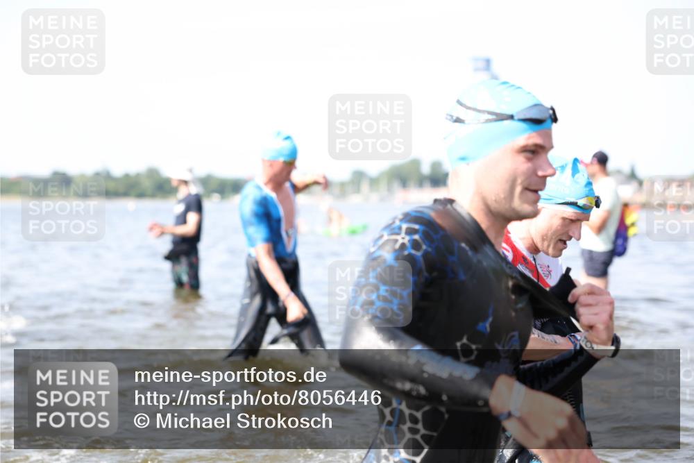 22.06.2025 - Viking Triathlon Michael Strokosch http://msf.ph/oto/8056446 22.06.2025 10:31:04 Schwimmen 45, 216, 237, 330, 347, 352, 510, 549 meine-sportfotos.de