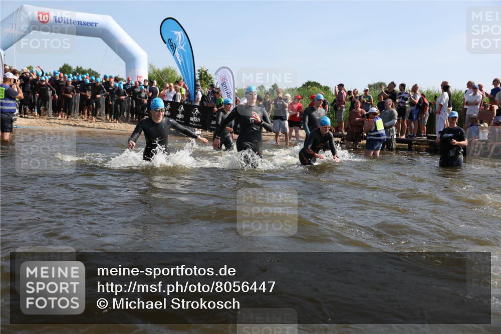 22.06.2025 - Viking Triathlon Michael Strokosch http://msf.ph/oto/8056447 22.06.2025 10:03:26 Schwimmen 25, 34, 42, 88, 89, 163, 182, 221, 229, 251, 324, 332, 454, 540, 556 meine-sportfotos.de