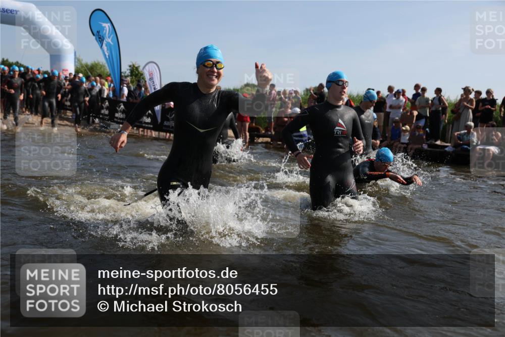22.06.2025 - Viking Triathlon Michael Strokosch http://msf.ph/oto/8056455 22.06.2025 10:03:28 Schwimmen 25, 34, 42, 88, 89, 163, 182, 221, 229, 251, 324, 332, 454, 540, 556 meine-sportfotos.de