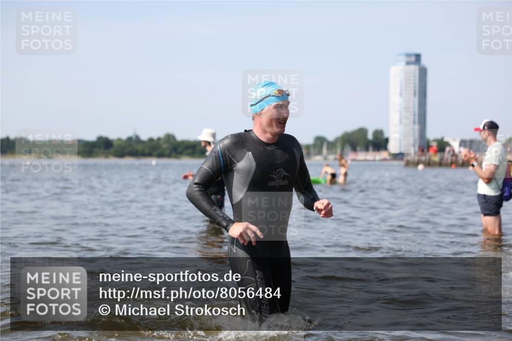 22.06.2025 - Viking Triathlon Michael Strokosch http://msf.ph/oto/8056484 22.06.2025 10:31:13 Schwimmen 216, 236, 237, 311, 330, 352, 549 meine-sportfotos.de