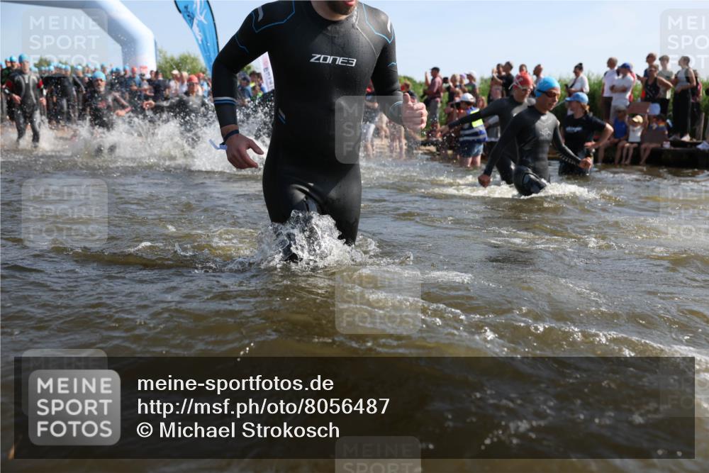 22.06.2025 - Viking Triathlon Michael Strokosch http://msf.ph/oto/8056487 22.06.2025 10:03:39 Schwimmen 58, 62, 79, 108, 148, 179, 182, 434, 454, 456, 619, 635, 645, 648, 659 meine-sportfotos.de
