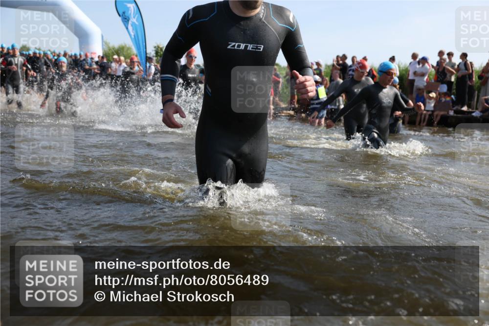 22.06.2025 - Viking Triathlon Michael Strokosch http://msf.ph/oto/8056489 22.06.2025 10:03:39 Schwimmen 58, 62, 79, 108, 148, 179, 182, 434, 454, 456, 619, 635, 645, 648, 659 meine-sportfotos.de