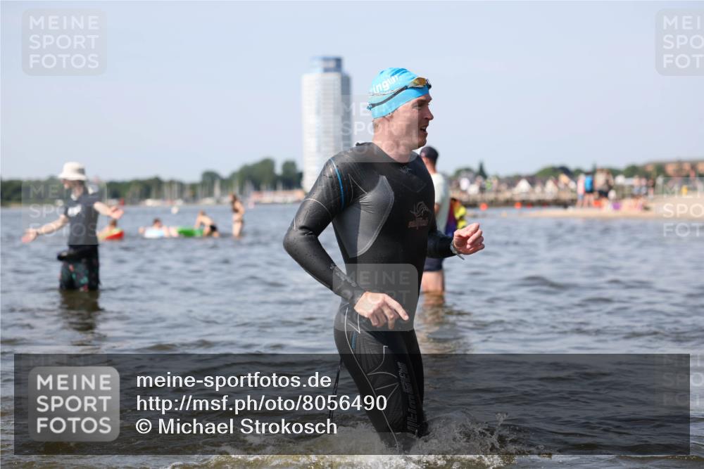 22.06.2025 - Viking Triathlon Michael Strokosch http://msf.ph/oto/8056490 22.06.2025 10:31:14 Schwimmen 216, 236, 237, 311, 330, 352, 549 meine-sportfotos.de